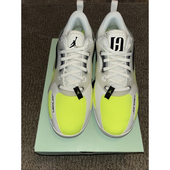 New Air Jordan Heir Basketball Shoes - Color - Sail/Black/Volt - Size 11 - Picture 13 of 16